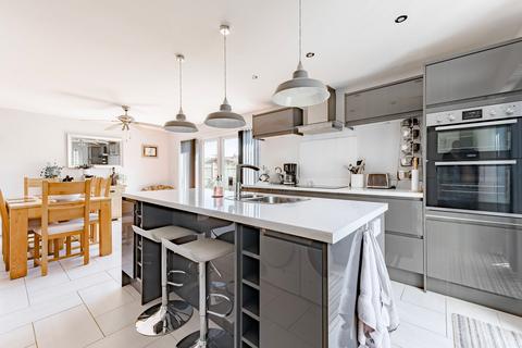 4 bedroom detached house for sale, Taverham Road, Felthorpe
