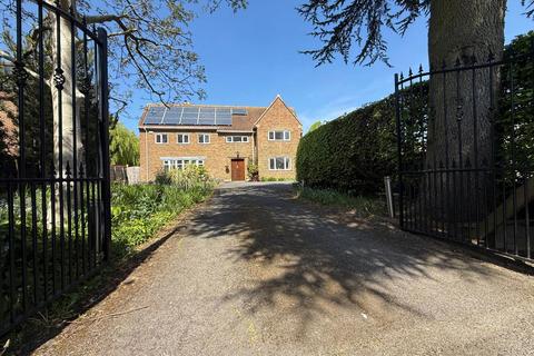 5 bedroom detached house for sale, Hamilton Drive, Melton Mowbray