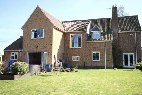 5 bedroom detached house for sale, Hamilton Drive, Melton Mowbray