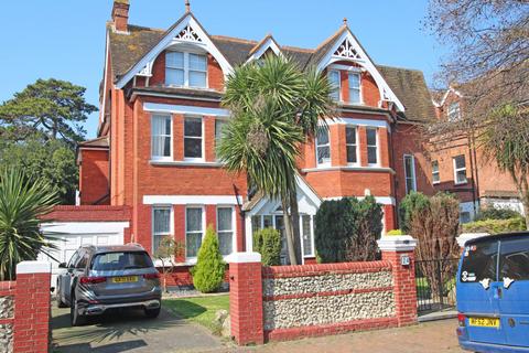 4 bedroom flat for sale, Grassington Road, Eastbourne, BN20 7BJ