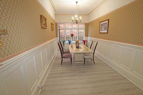 4 bedroom flat for sale, Grassington Road, Eastbourne, BN20 7BJ