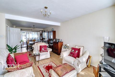 3 bedroom semi-detached house for sale, Southend Road, Woodford Green