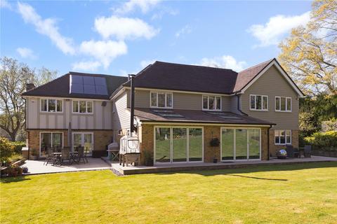 5 Parkfields, Oxshott, Leatherhead, KT22 0PW