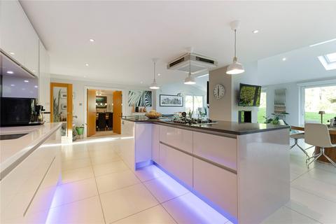 5 Parkfields, Oxshott, Leatherhead, KT22 0PW