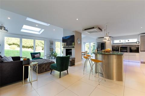 5 Parkfields, Oxshott, Leatherhead, KT22 0PW