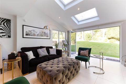 5 Parkfields, Oxshott, Leatherhead, KT22 0PW