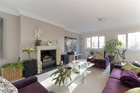 5 Parkfields, Oxshott, Leatherhead, KT22 0PW