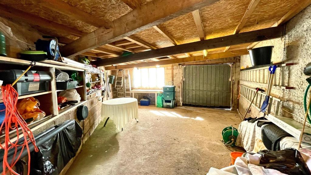 Garage/ workshop