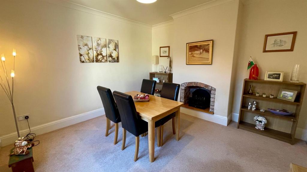 Dining room/ bedroom 3
