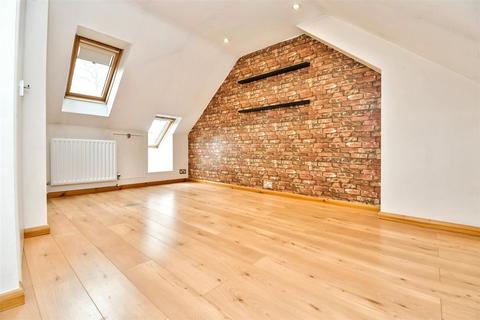 36 Chestnut Square, Leamington Spa, CV32 7UW