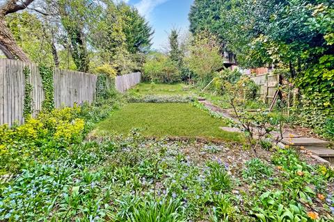 11 Falconers Road, Luton, LU2 9ET