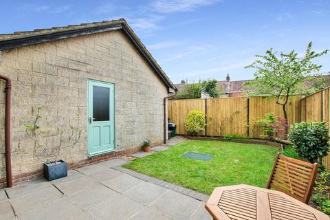 9 Avalon Close, Yatton, Bristol, BS49 4AQ
