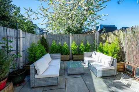 309 Underhill Road, London, SE22 9EA