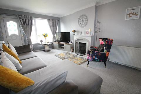 2 bedroom townhouse for sale, Milton Close, Liversedge