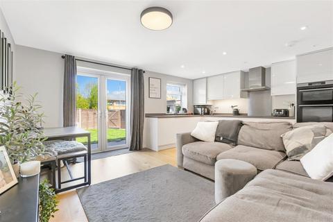 5c Somers Square, Welham Green, Hatfield, AL9 7PS