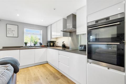 5c Somers Square, Welham Green, Hatfield, AL9 7PS