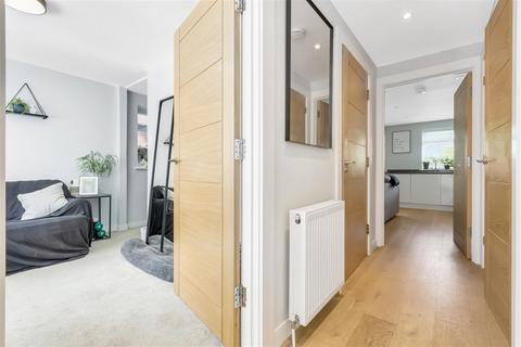 5c Somers Square, Welham Green, Hatfield, AL9 7PS