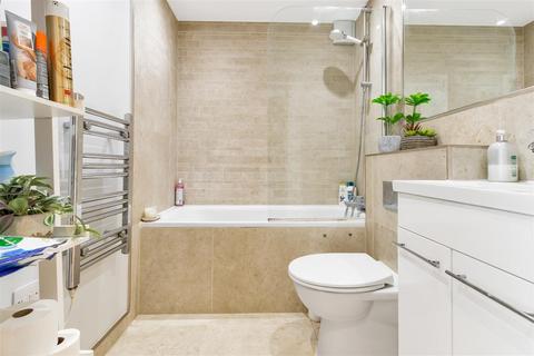 5c Somers Square, Welham Green, Hatfield, AL9 7PS