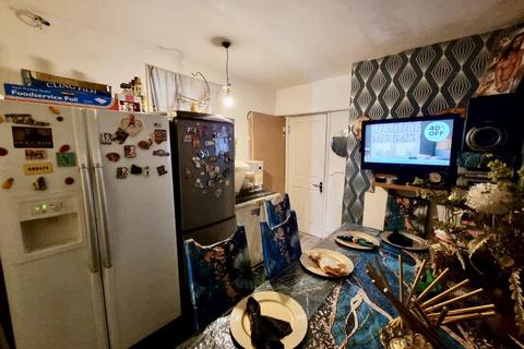 3 bedroom terraced house for sale, Buxton Road, Thornton Heath