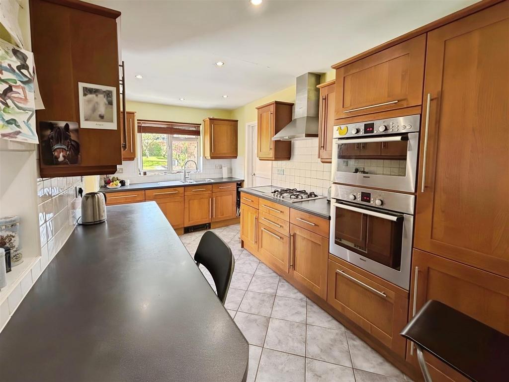 E0d95e09-Kitchen.jpg