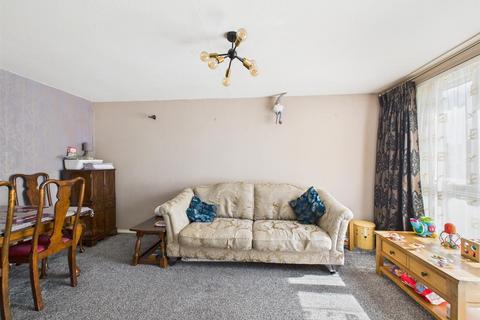 3 bedroom semi-detached house for sale, Linden Avenue, Coulsdon CR5
