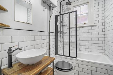 82 Waldron Road, London, SW18 3TD
