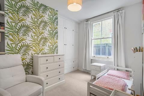 82 Waldron Road, London, SW18 3TD