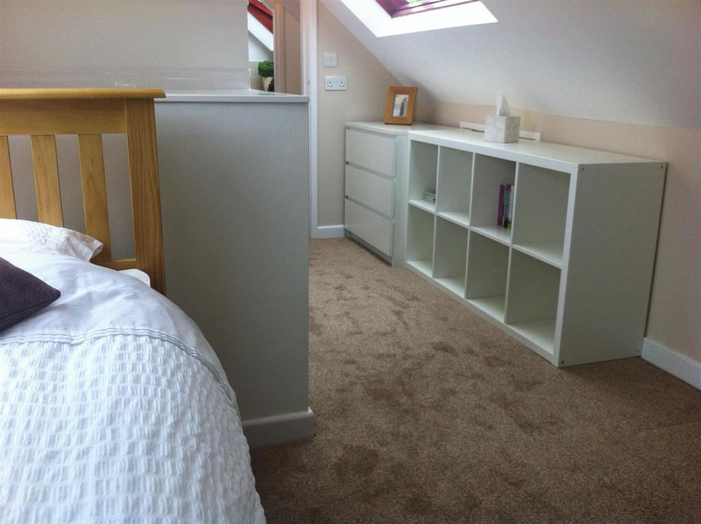 Flat4 Bedroom.JPG