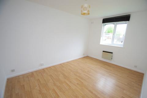 1 bedroom flat to rent, Fontwell Court, Torrington Drive, SOUTH HARROW, HA2