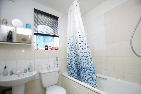 1 bedroom flat to rent, Fontwell Court, Torrington Drive, SOUTH HARROW, HA2