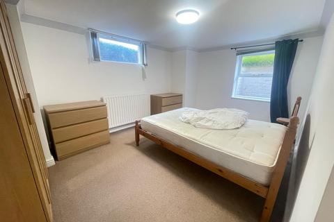 2 bedroom flat to rent, Stanton Avenue, Manchester M20