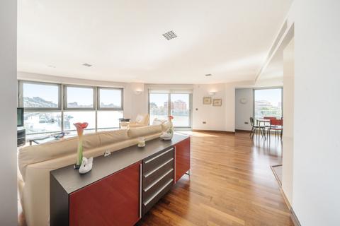 2 bedroom flat for sale, Bridges Court Road, Battersea, London, SW11