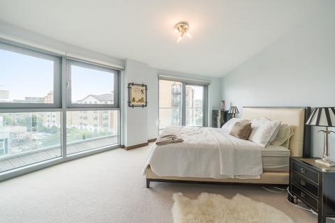 2 bedroom flat for sale, Bridges Court Road, Battersea, London, SW11