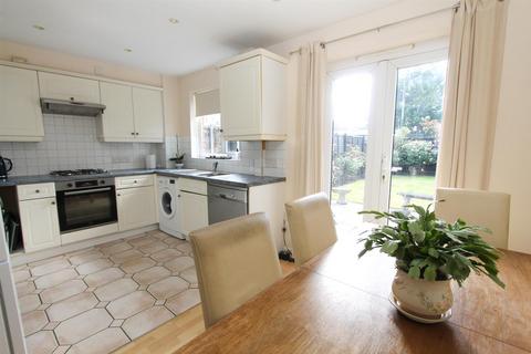 9 Amberwood Close, Wallington, SM6 8QH