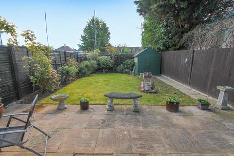 9 Amberwood Close, Wallington, SM6 8QH