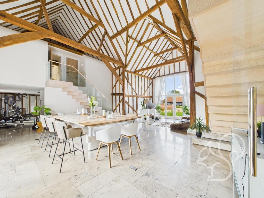 CAM05287 G0-PR0027-STILL024.jpg