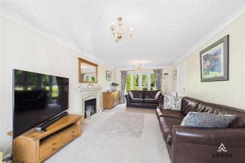 4 bedroom detached house for sale, Betony Road, Burton-On-Trent DE15
