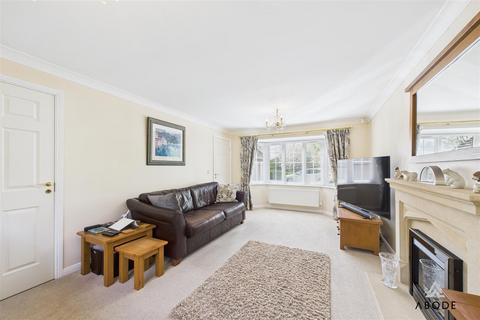 4 bedroom detached house for sale, Betony Road, Burton-On-Trent DE15