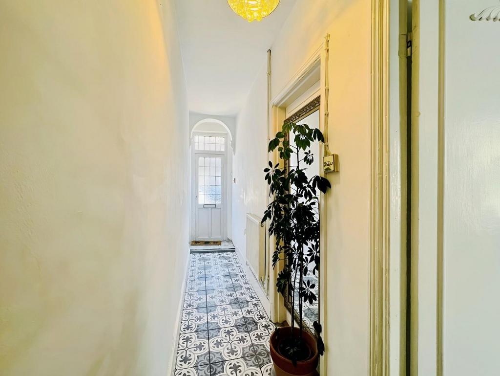 Fb079d5c-Fernbank 20 Hallway.jpg