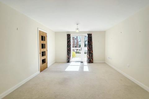 2 bedroom ground floor flat for sale, Beaulieu Road, Dibden Purlieu, SO45