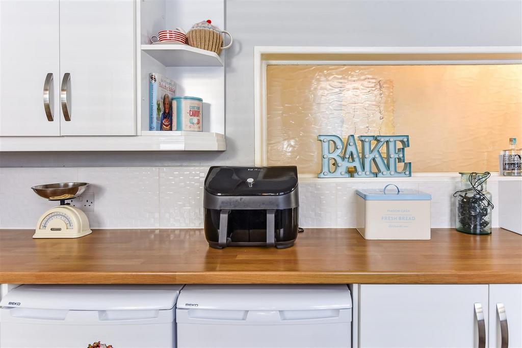 Kitchen Side.jpg