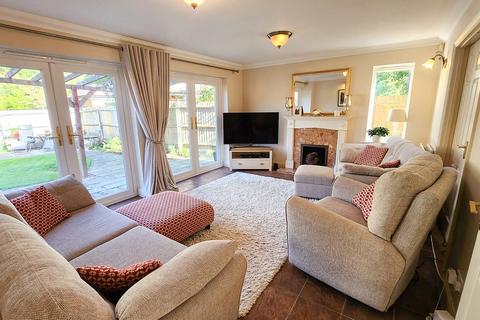 5 bedroom detached house for sale, Moat Close, Chipstead, Sevenoaks, TN13