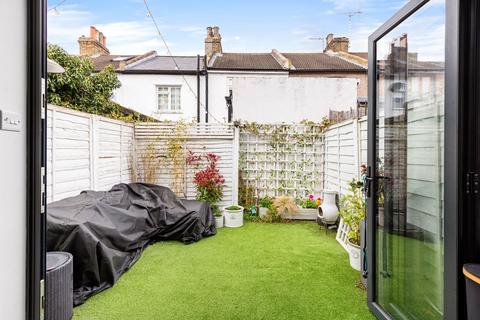 12 Yew Tree Road, Beckenham, BR3 4HT