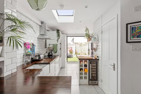 12 Yew Tree Road, Beckenham, BR3 4HT