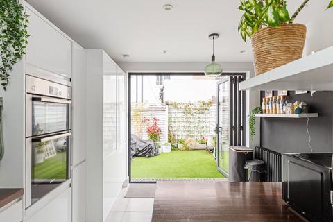 12 Yew Tree Road, Beckenham, BR3 4HT