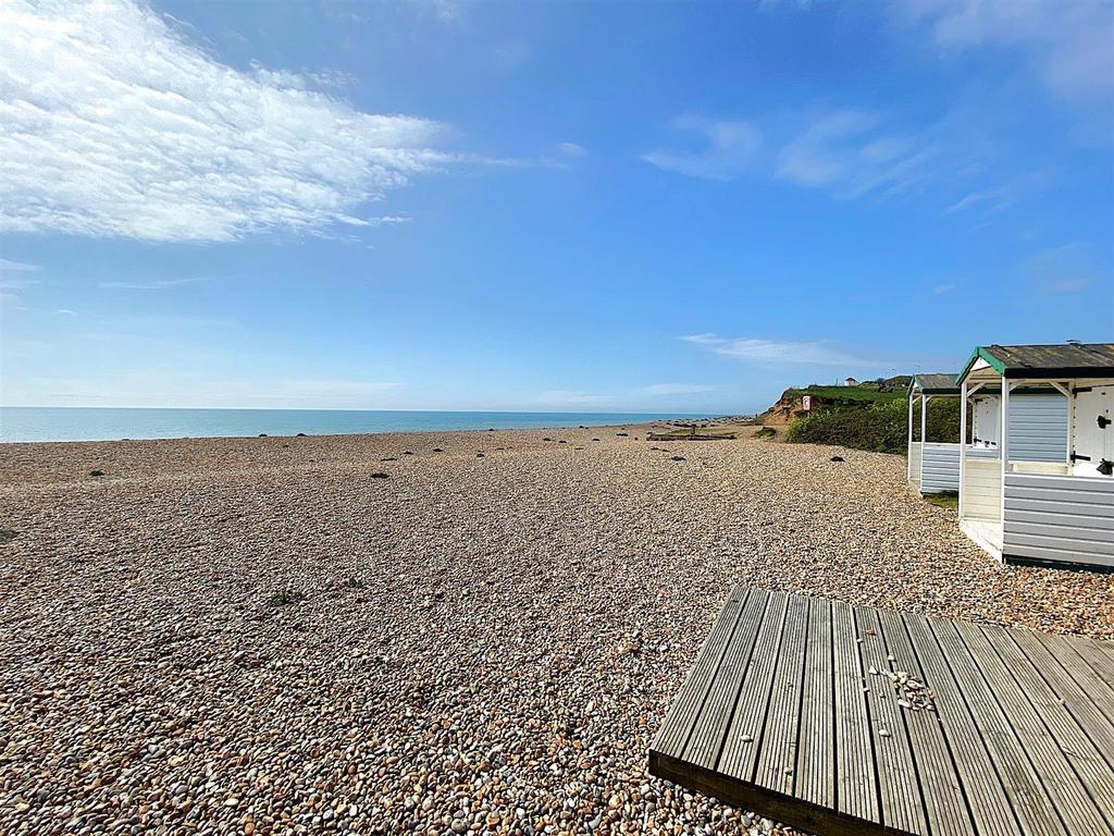 Beach Hut 32 Glyne GAp - View1.jpg