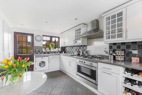 337 Danbury Crescent, South Ockendon, RM15 5XD