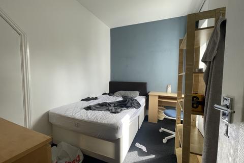4 bedroom house to rent, Neville Terrace, Durham DH1