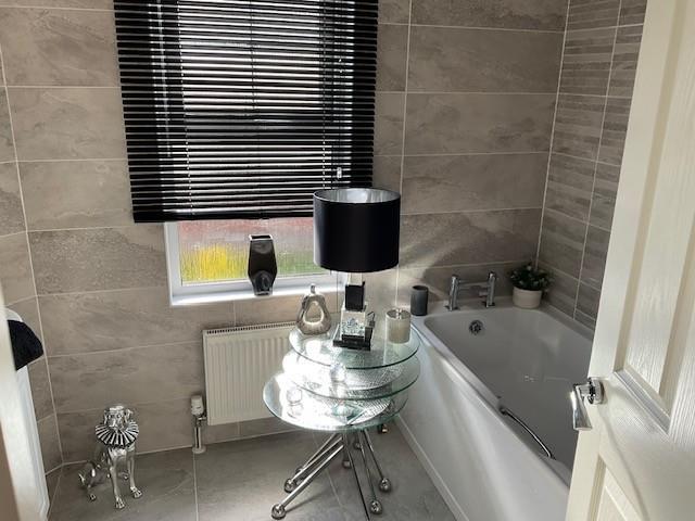 Bathroom 1.jpg
