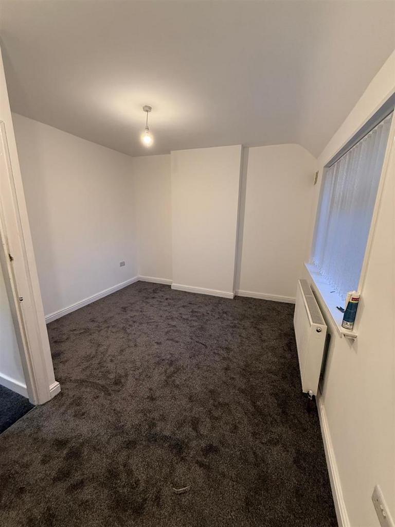 Bedroom 2 .jpg
